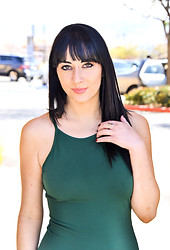 Allesandra : Sexy In Emerald - Photo #1