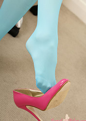 Porchia W - Layered-Nylons.com [25-03-2017] - Photo #17