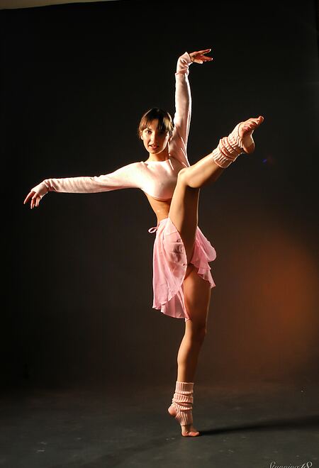 Leah - Versatile Professional Dancer 2 - Leah X