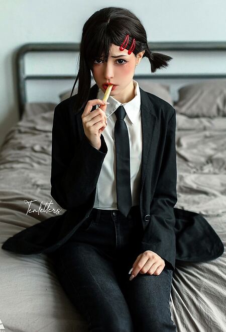 Kobeni Higashiyama Chainsaw Man Anime Ero Cosplay