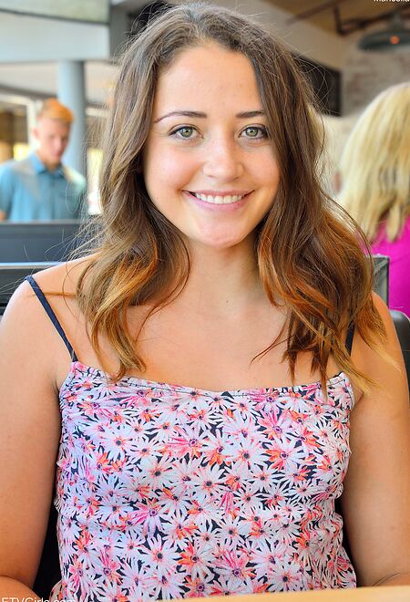 Maricella : Long Legs For Modeling - Outdoor